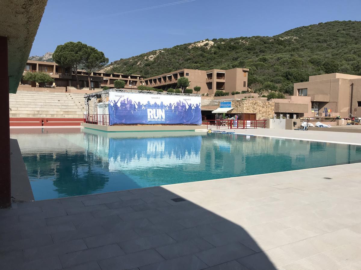 Centro Vacanze Cugnana Verde Portisco Esterno foto
