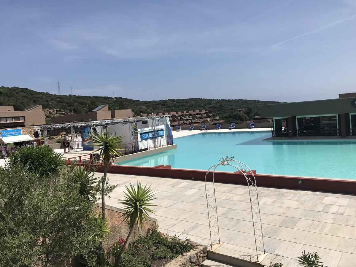 Centro Vacanze Cugnana Verde Portisco Esterno foto